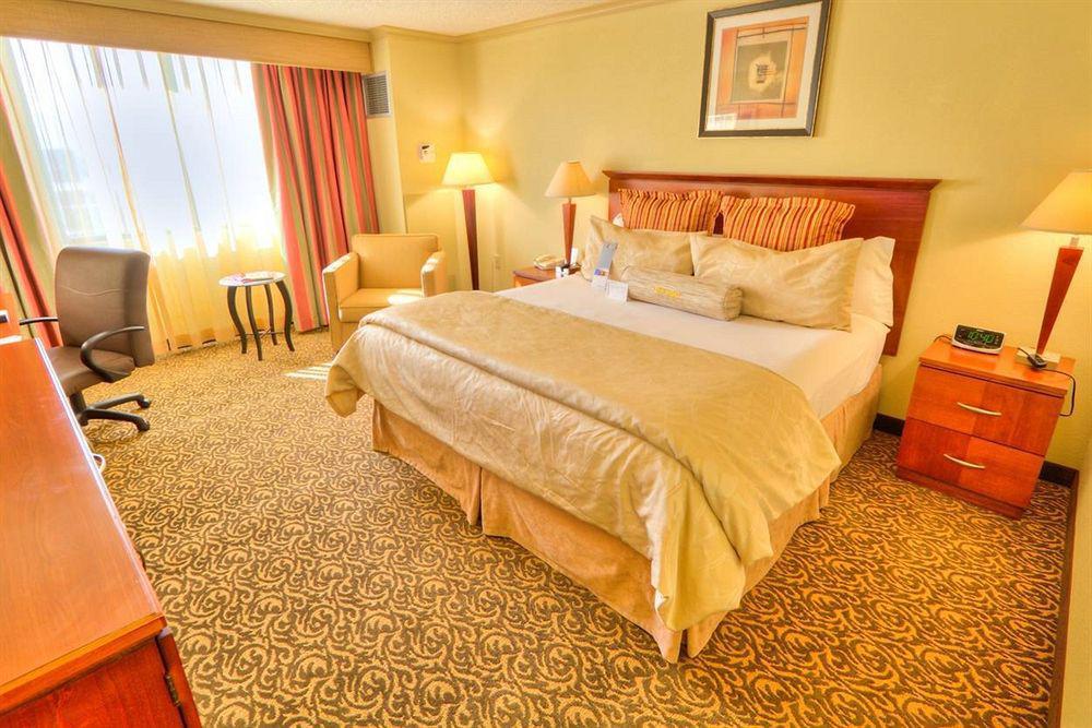Hotel Westshore - Airport Area By Ihg 3*